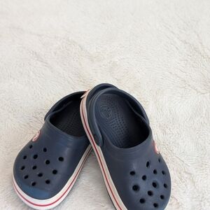 Good Condition: Crocs Slip-on Water Shoe Sandal Kids 8